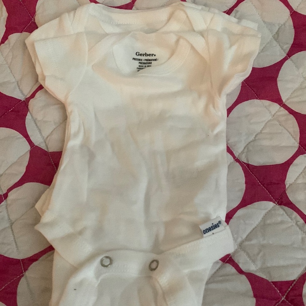 Gerber 3 pack Preemie onesies
